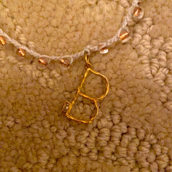 B neckless - Picture 2 of 2